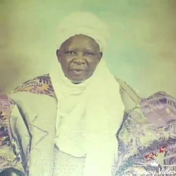 His Royal Highness Alhaji Zulkarnaini Gambari Mohammed (1914–1992) (8)